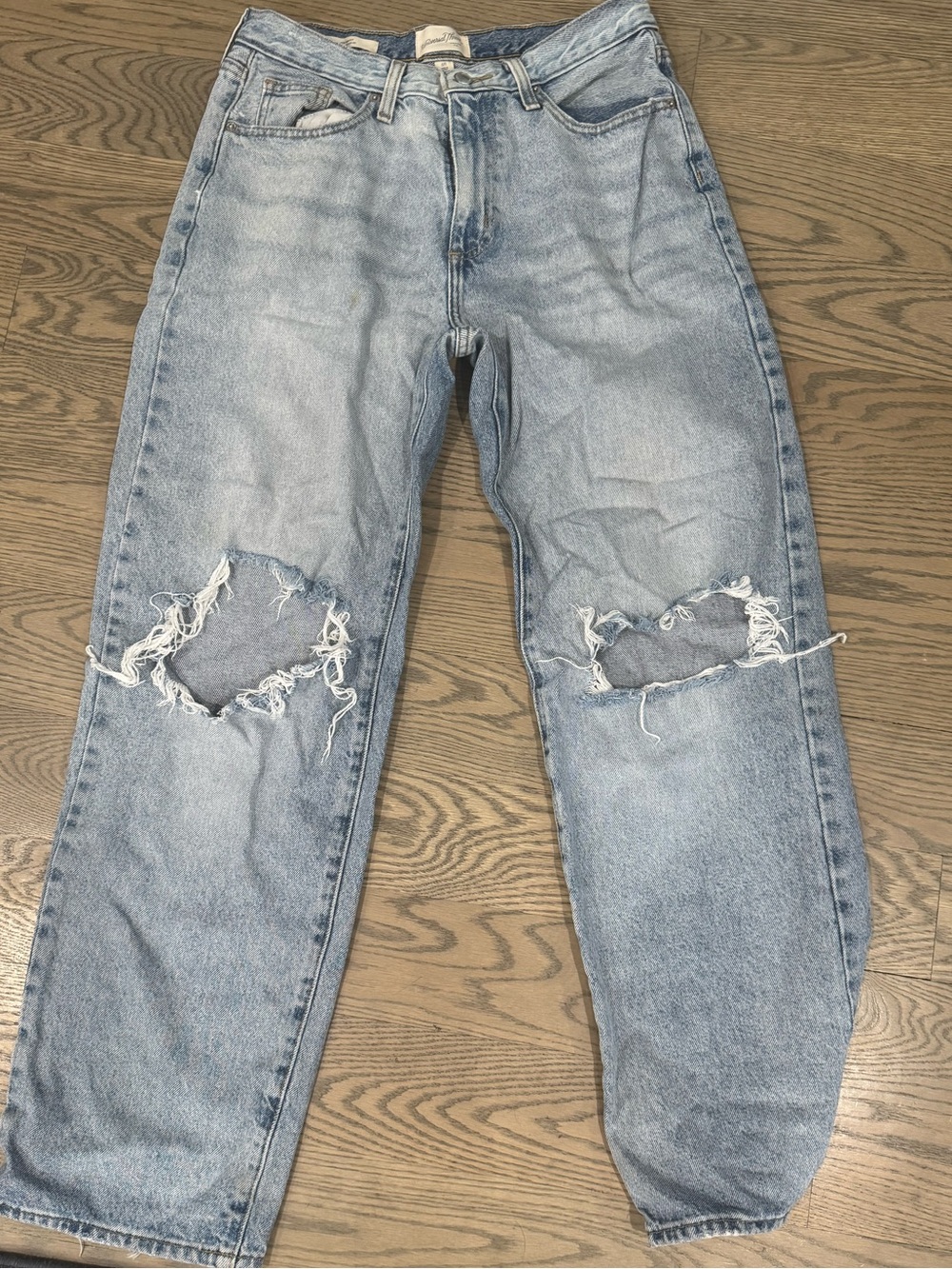 Universal Thread Light Blue Relaxed Ripped Jeans